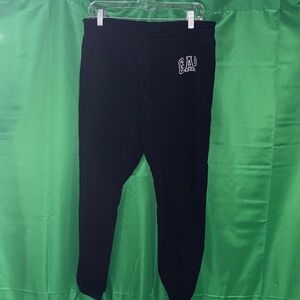 GAP Woman’s Black Sweatpants